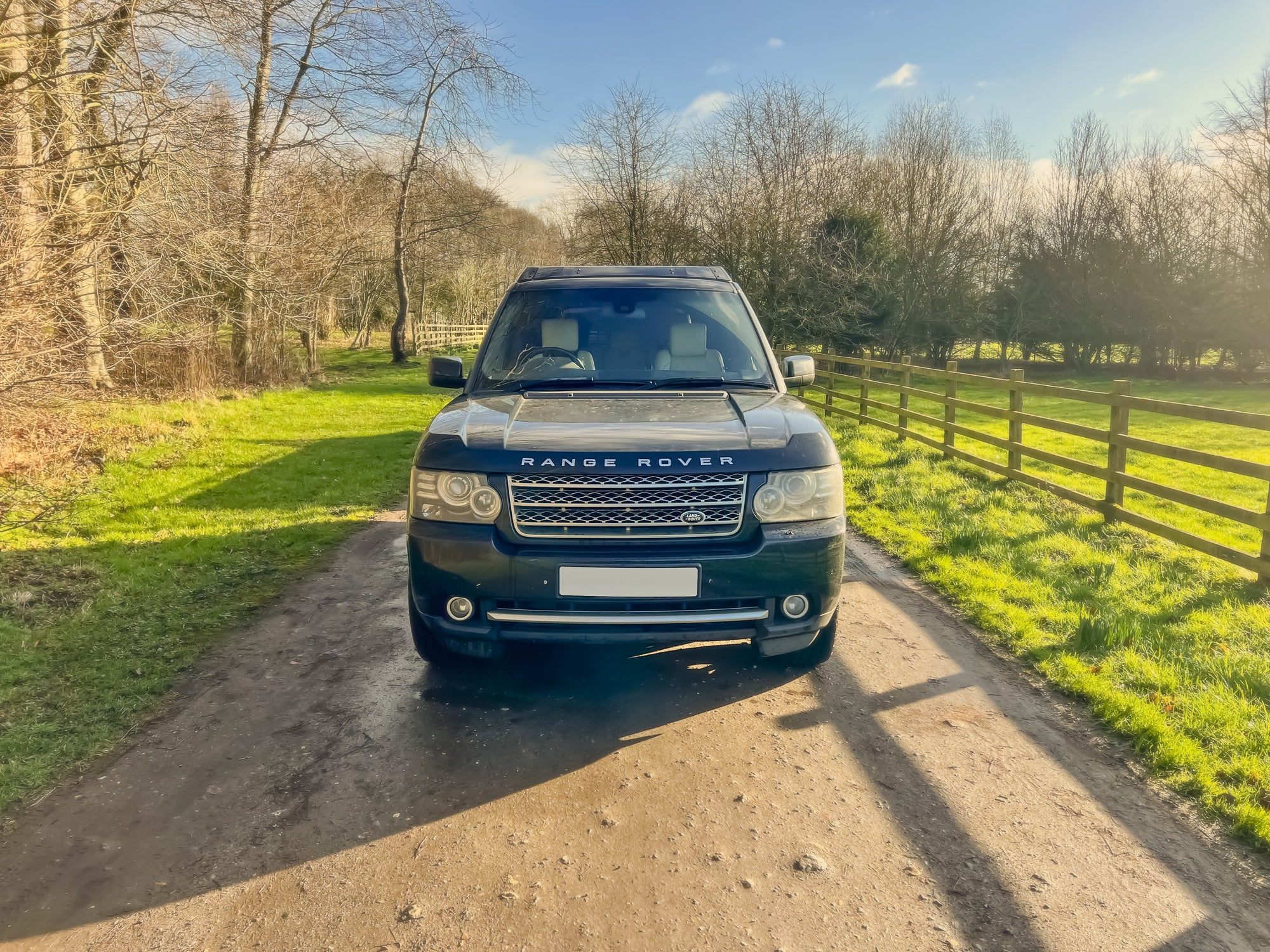 Range Rover fitted with a Falkn Rack3 roof rack