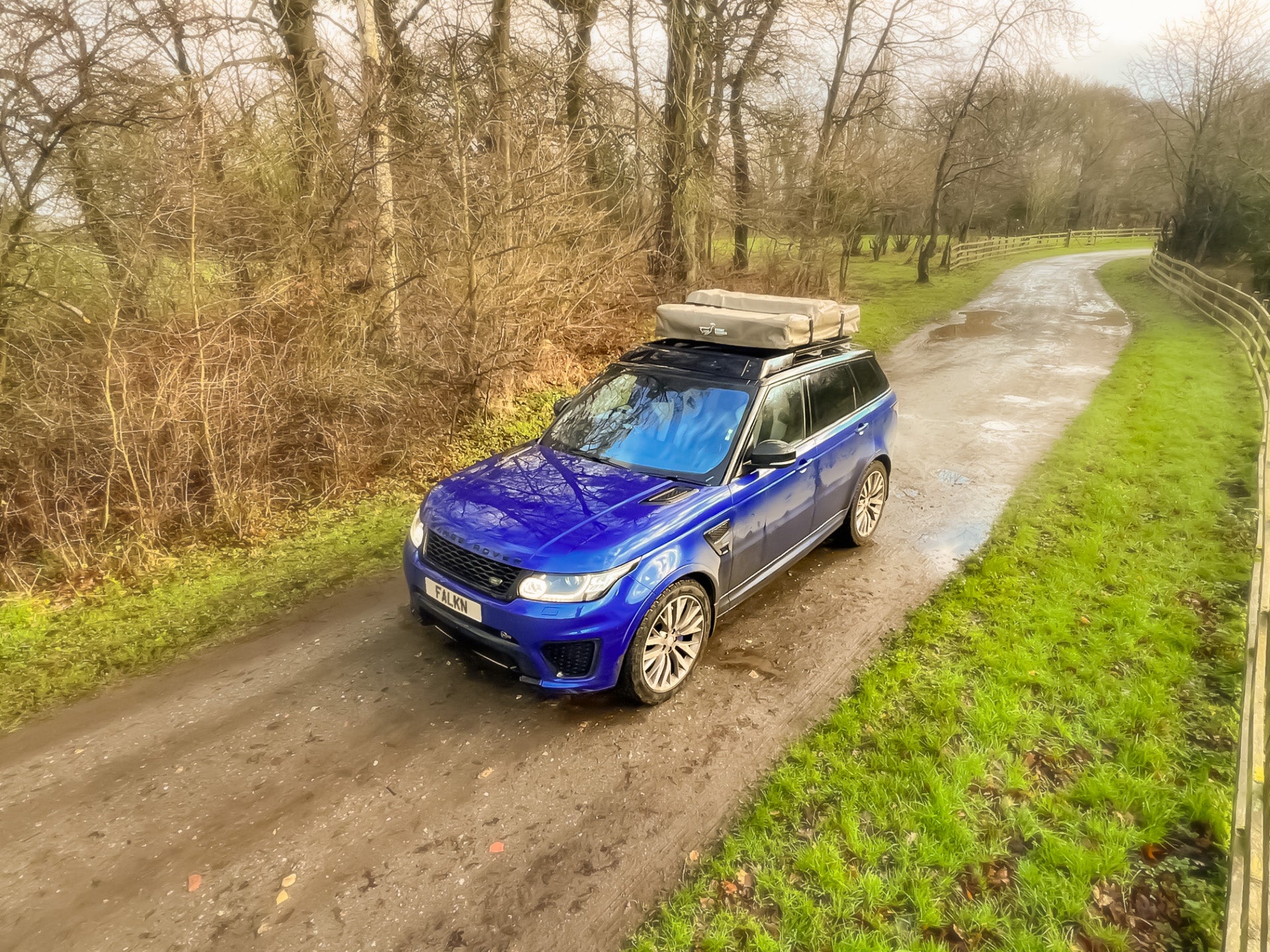 Range Rover fitted with a Falkn Rack3 roof rack